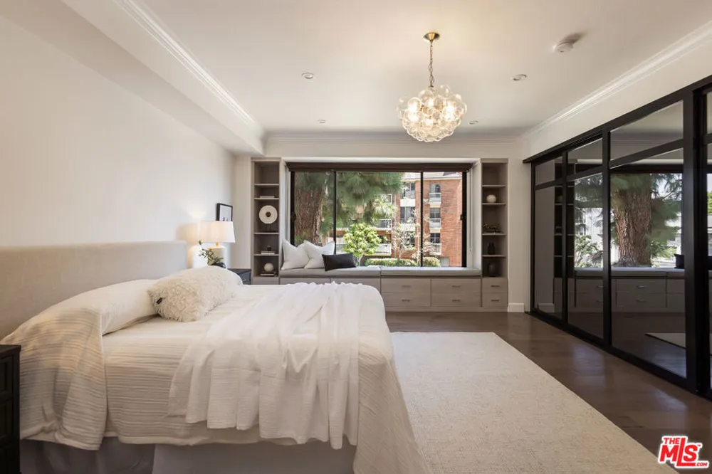 4460 Wilshire Boulevard #207 Los Angeles, CA 90010