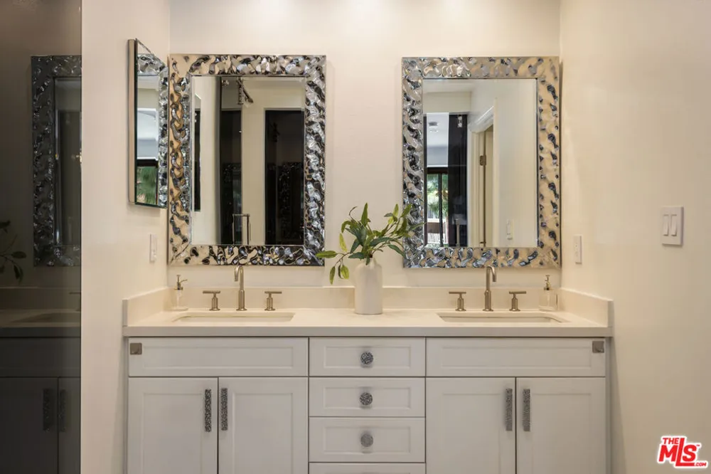 4460 Wilshire Boulevard #207 Los Angeles, CA 90010