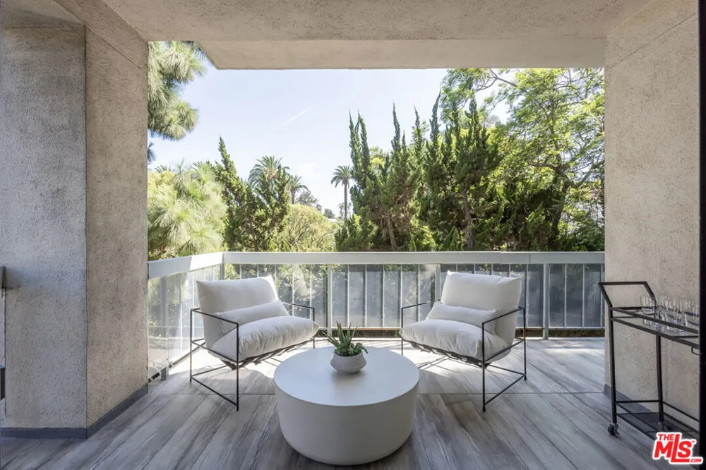 4460 Wilshire Boulevard #207 Los Angeles, CA 90010