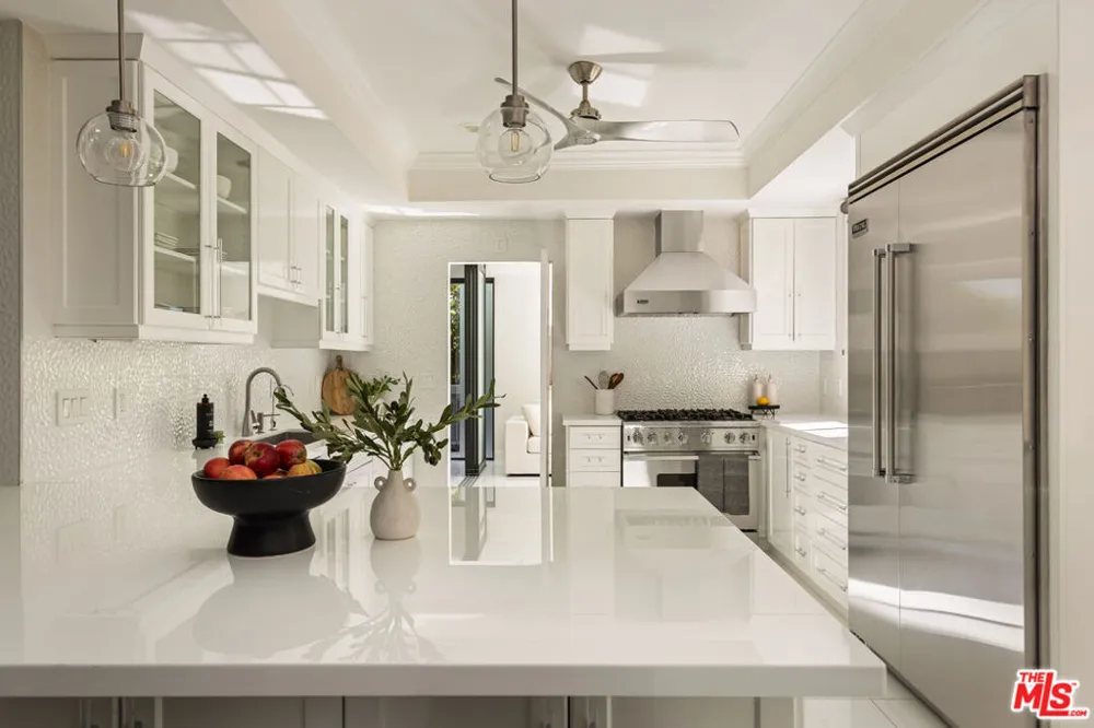 4460 Wilshire Boulevard #207 Los Angeles, CA 90010