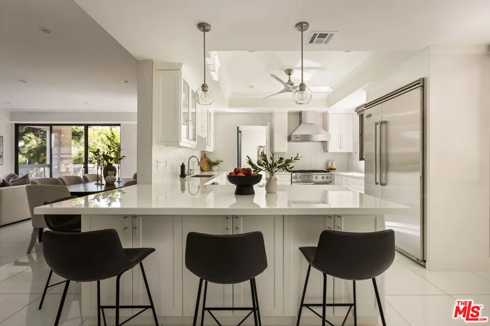 4460 Wilshire Boulevard #207 Los Angeles, CA 90010