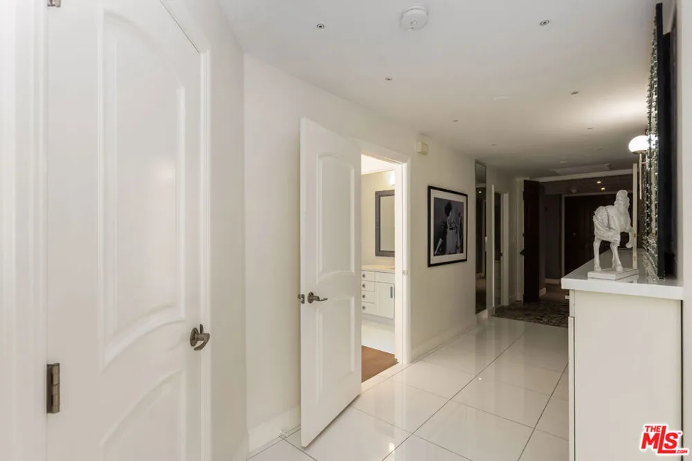 4460 Wilshire Boulevard #207 Los Angeles, CA 90010