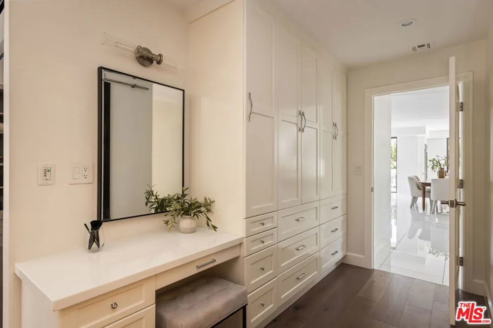 4460 Wilshire Boulevard #207 Los Angeles, CA 90010