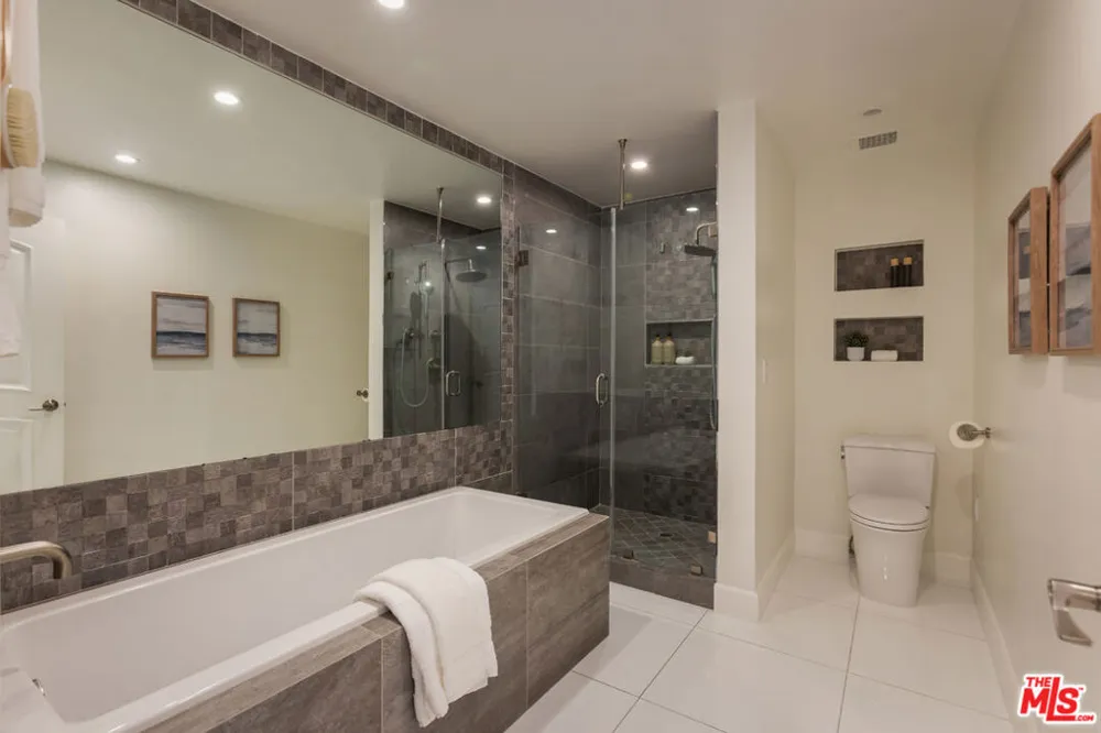 4460 Wilshire Boulevard #207 Los Angeles, CA 90010
