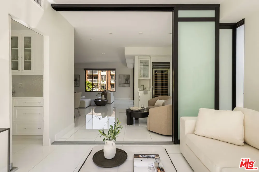 4460 Wilshire Boulevard #207 Los Angeles, CA 90010