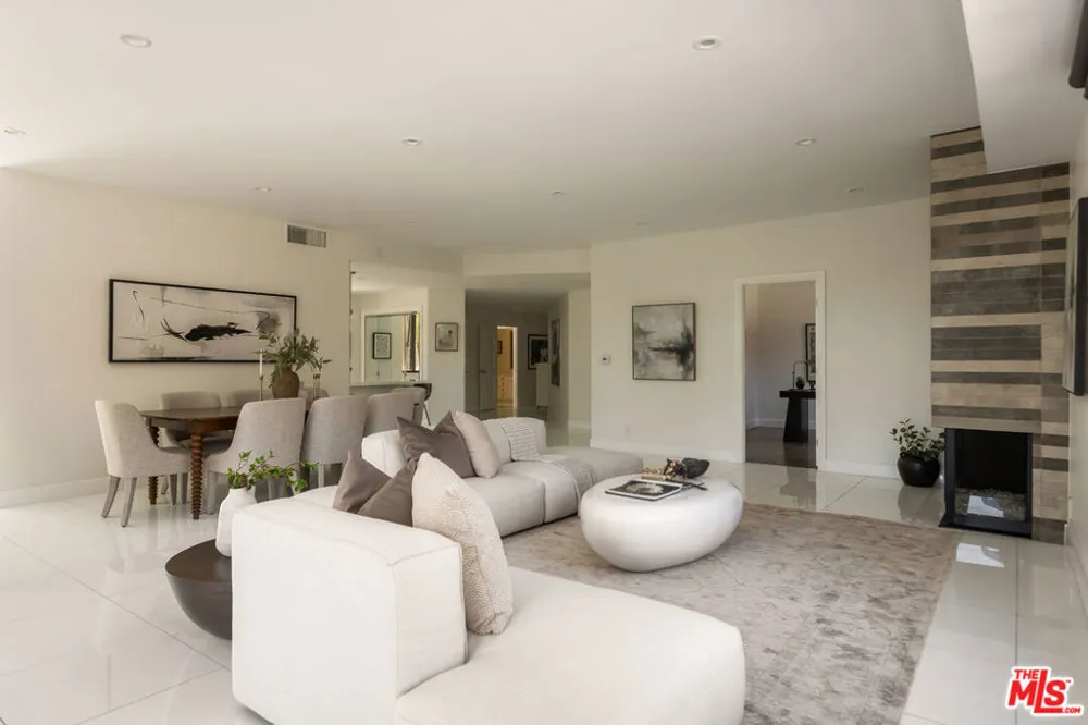 4460 Wilshire Boulevard #207 Los Angeles, CA 90010