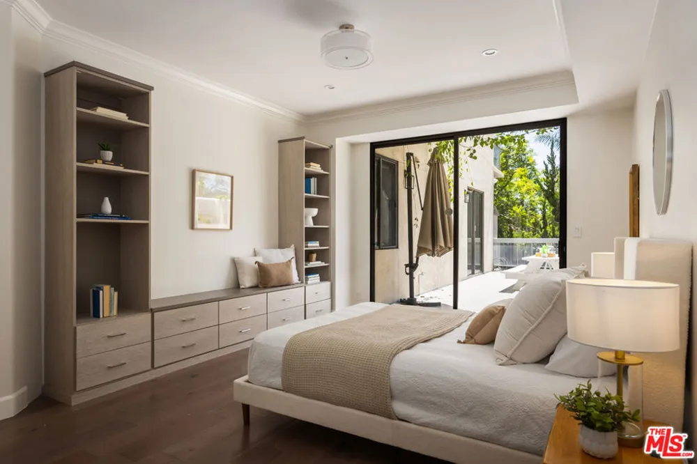4460 Wilshire Boulevard #207 Los Angeles, CA 90010