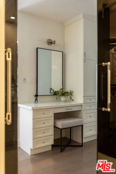 4460 Wilshire Boulevard #207 Los Angeles, CA 90010