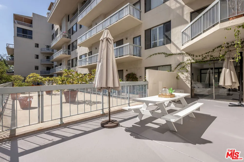 4460 Wilshire Boulevard #207 Los Angeles, CA 90010