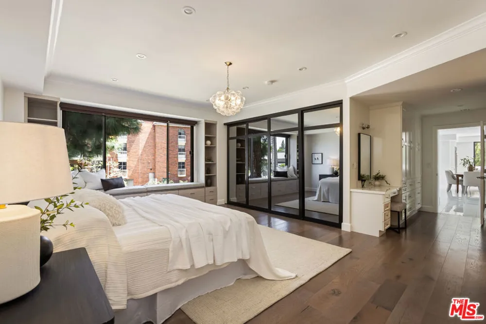 4460 Wilshire Boulevard #207 Los Angeles, CA 90010