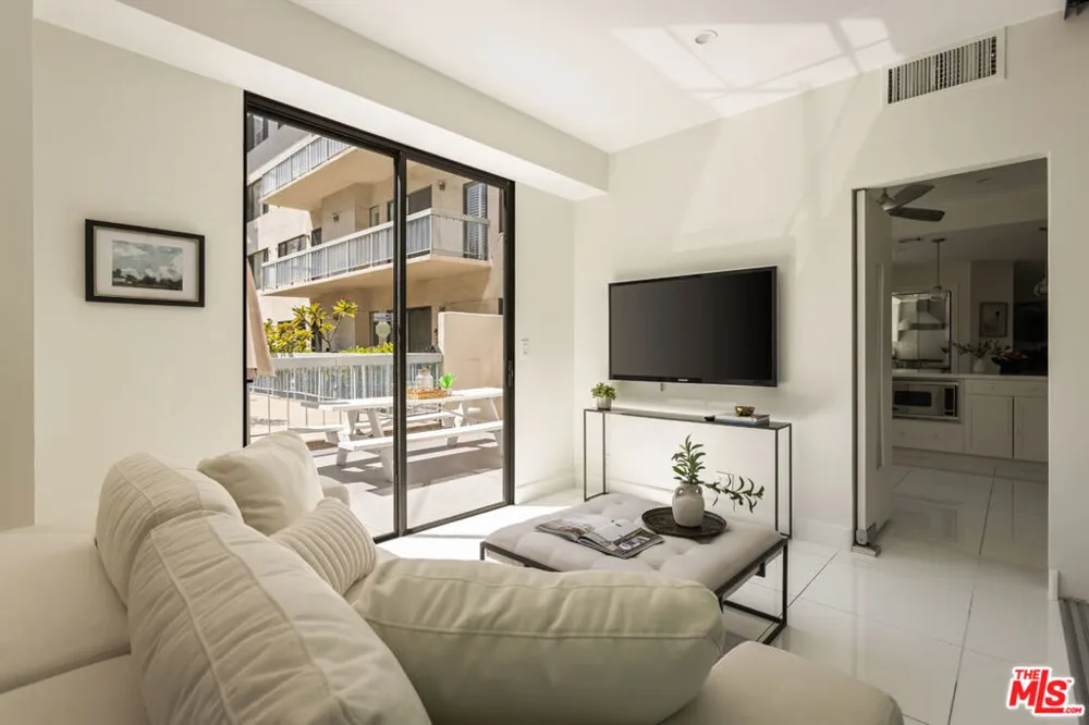 4460 Wilshire Boulevard #207 Los Angeles, CA 90010