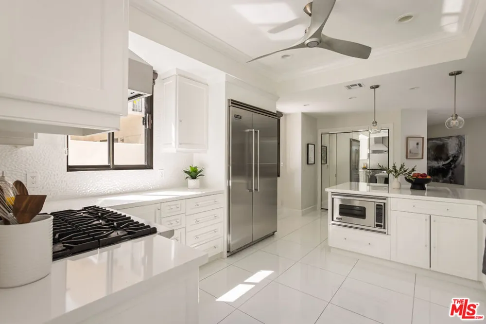 4460 Wilshire Boulevard #207 Los Angeles, CA 90010