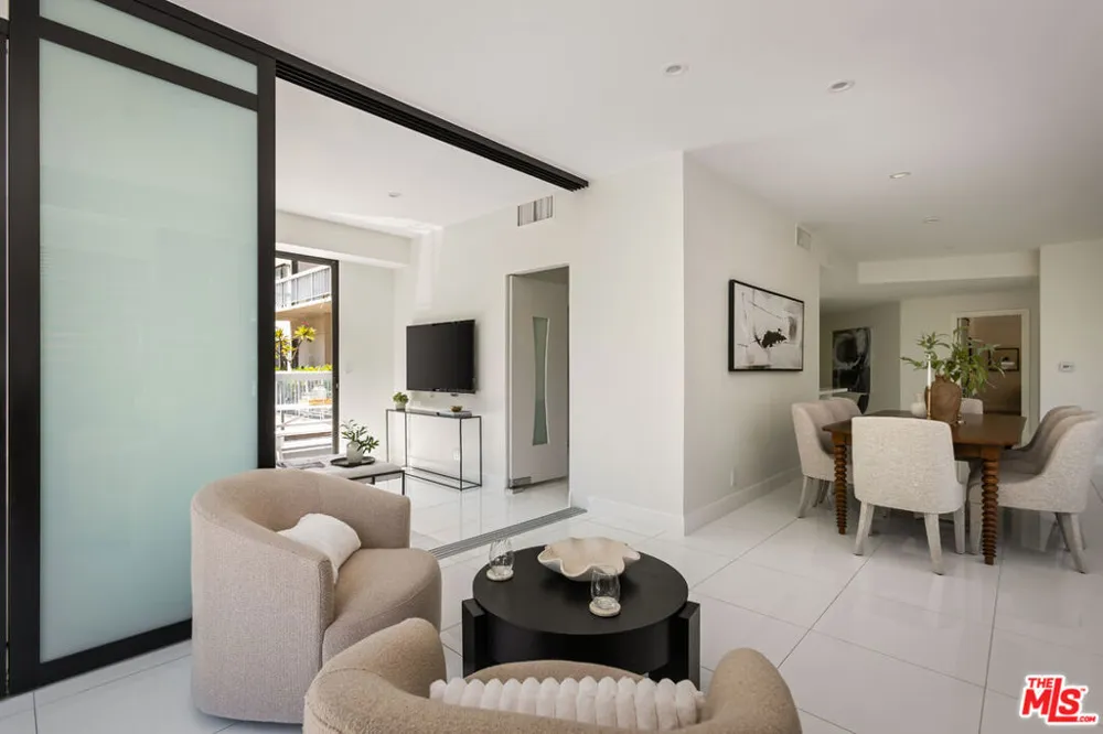4460 Wilshire Boulevard #207 Los Angeles, CA 90010