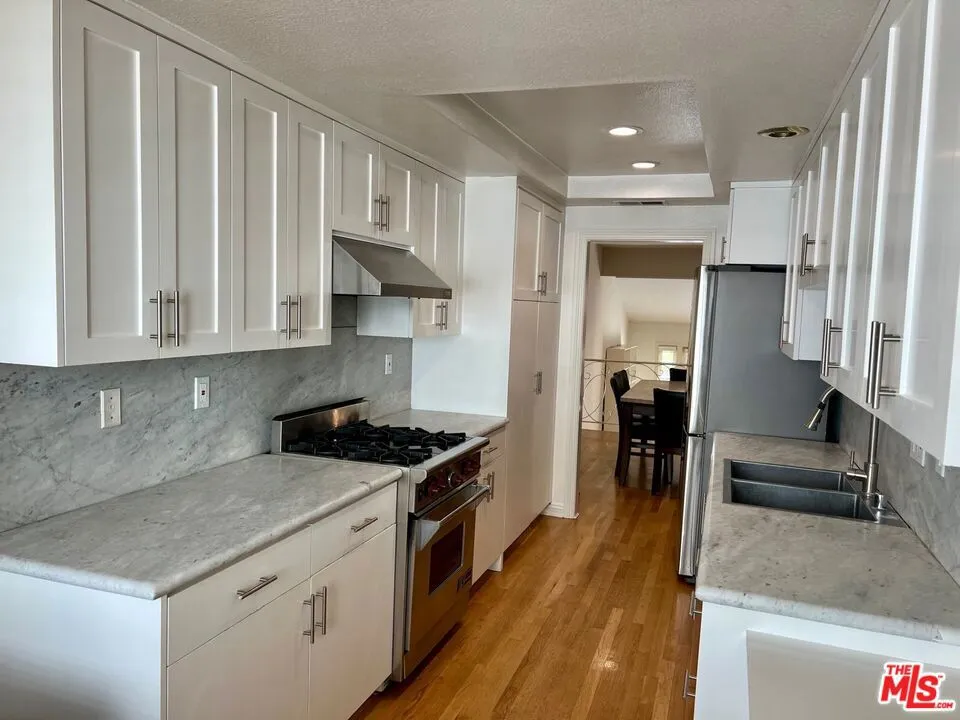 1586 Palisades Drive Pacific Palisades, CA 90272