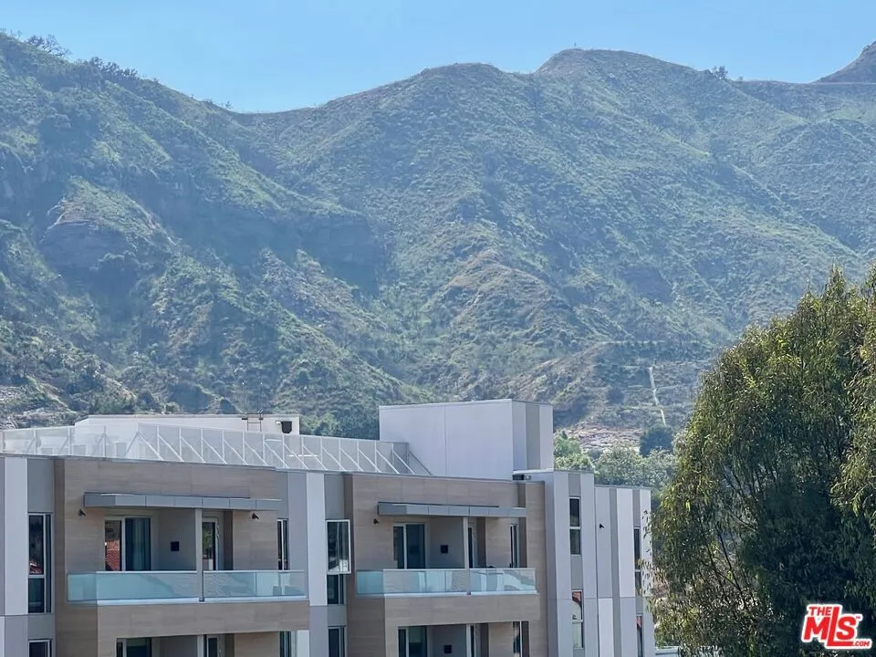 1586 Palisades Drive Pacific Palisades, CA 90272