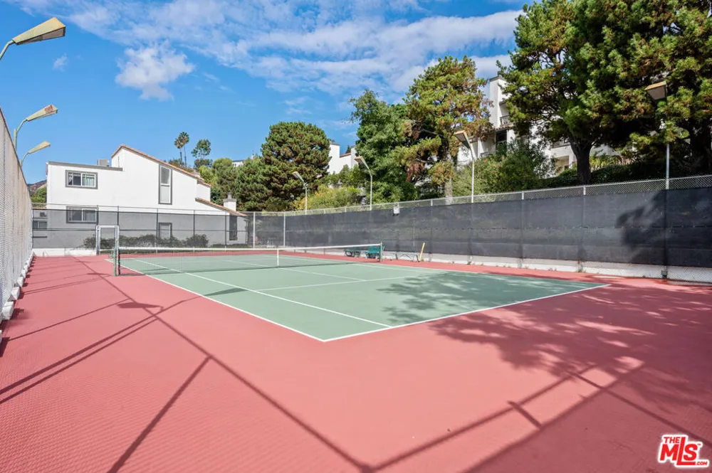1586 Palisades Drive Pacific Palisades, CA 90272