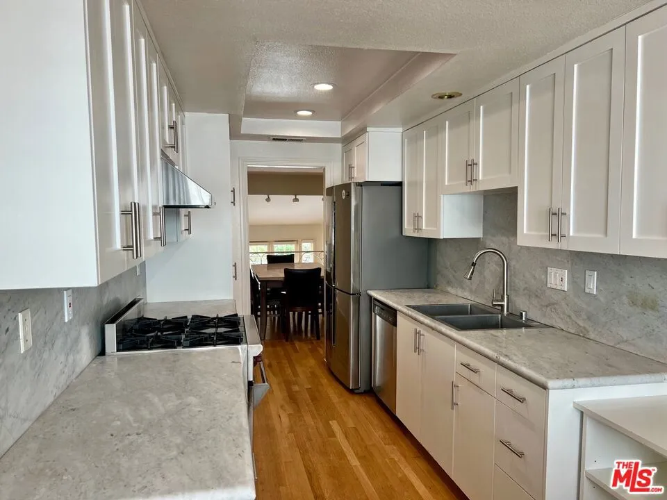 1586 Palisades Drive Pacific Palisades, CA 90272