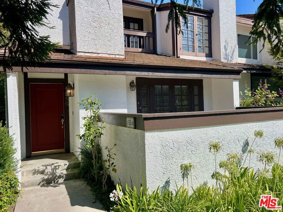 1586 Palisades Drive Pacific Palisades, CA 90272