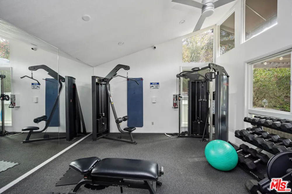 1586 Palisades Drive Pacific Palisades, CA 90272