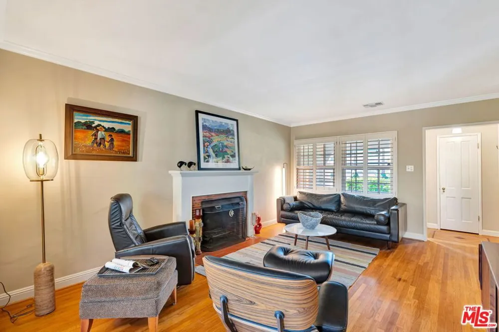 10257 Camarillo Street Toluca Lake, CA 91602
