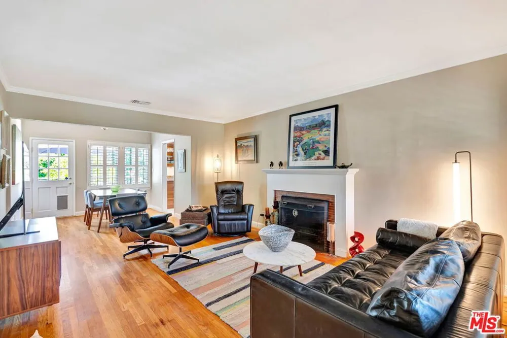 10257 Camarillo Street Toluca Lake, CA 91602