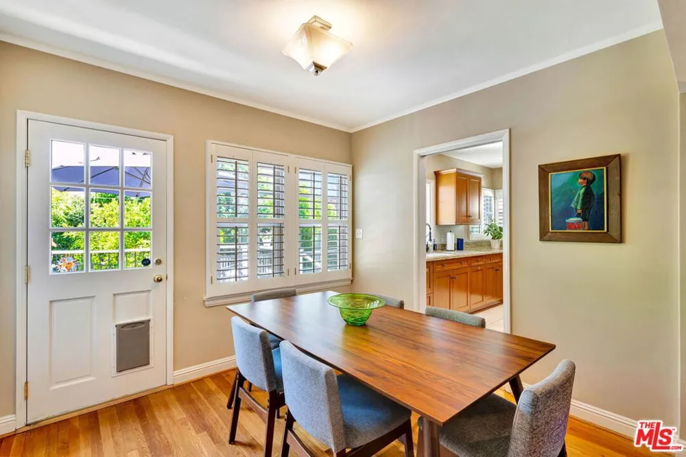 10257 Camarillo Street Toluca Lake, CA 91602