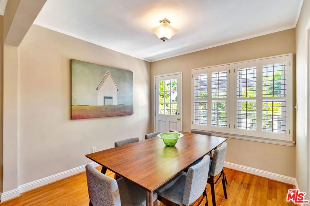 10257 Camarillo Street Toluca Lake, CA 91602