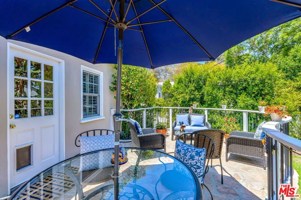 10257 Camarillo Street Toluca Lake, CA 91602