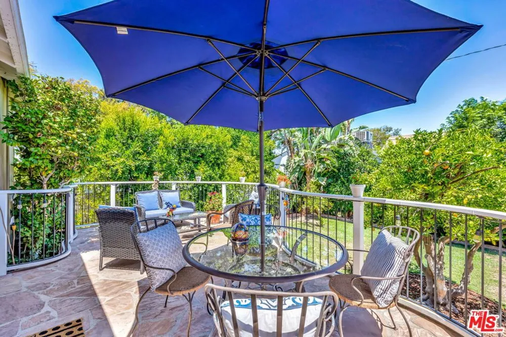 10257 Camarillo Street Toluca Lake, CA 91602