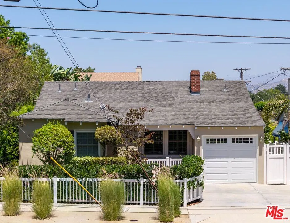 10257 Camarillo Street Toluca Lake, CA 91602