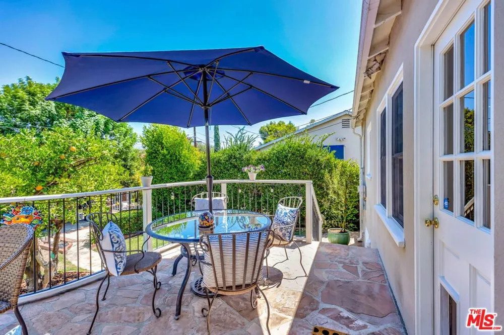 10257 Camarillo Street Toluca Lake, CA 91602