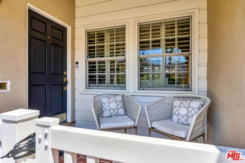 10257 Camarillo Street Toluca Lake, CA 91602