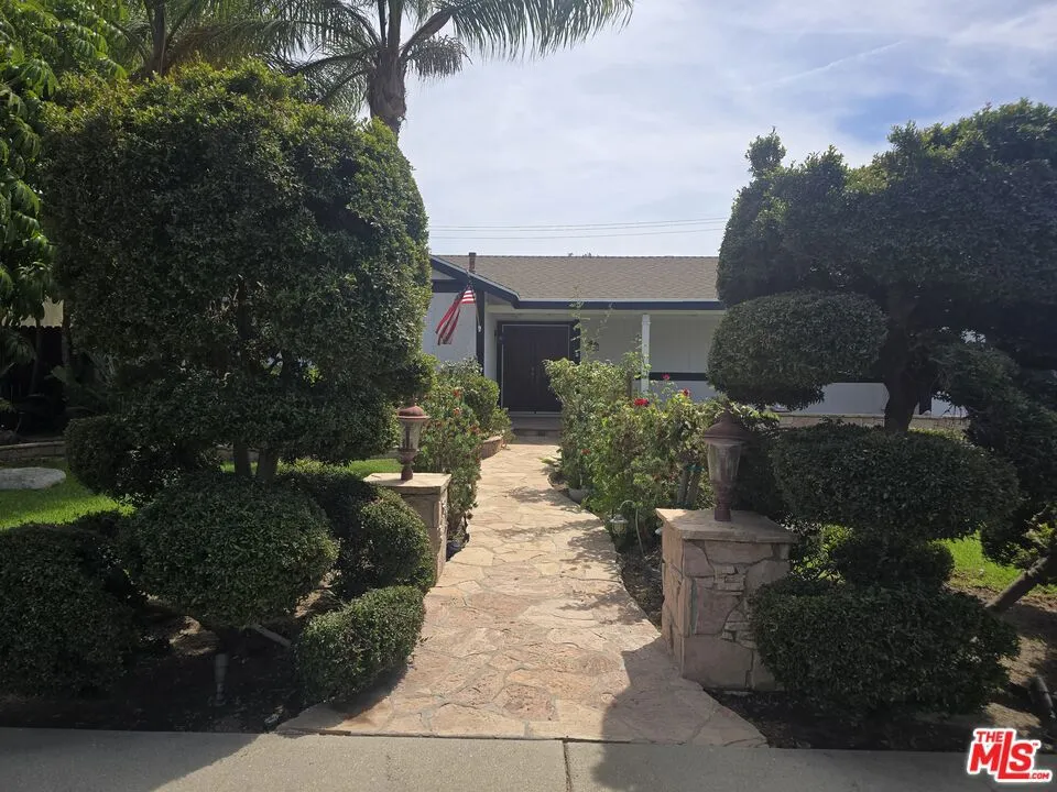 4242 Yukon Avenue Simi Valley, CA 93063