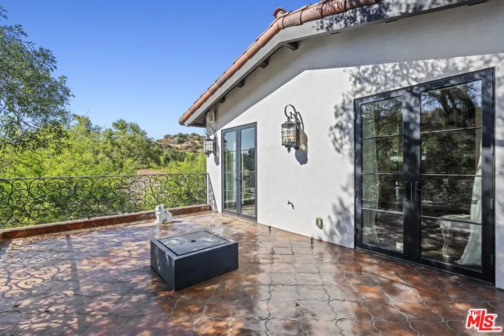 23725 La Salle Canyon Road Newhall, CA 91321
