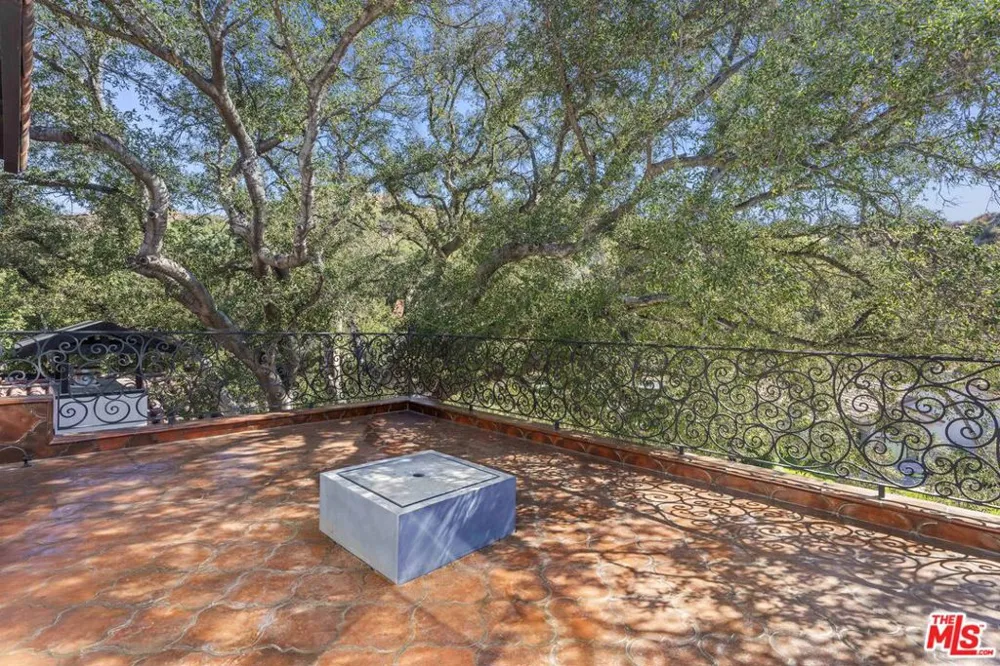 23725 La Salle Canyon Road Newhall, CA 91321