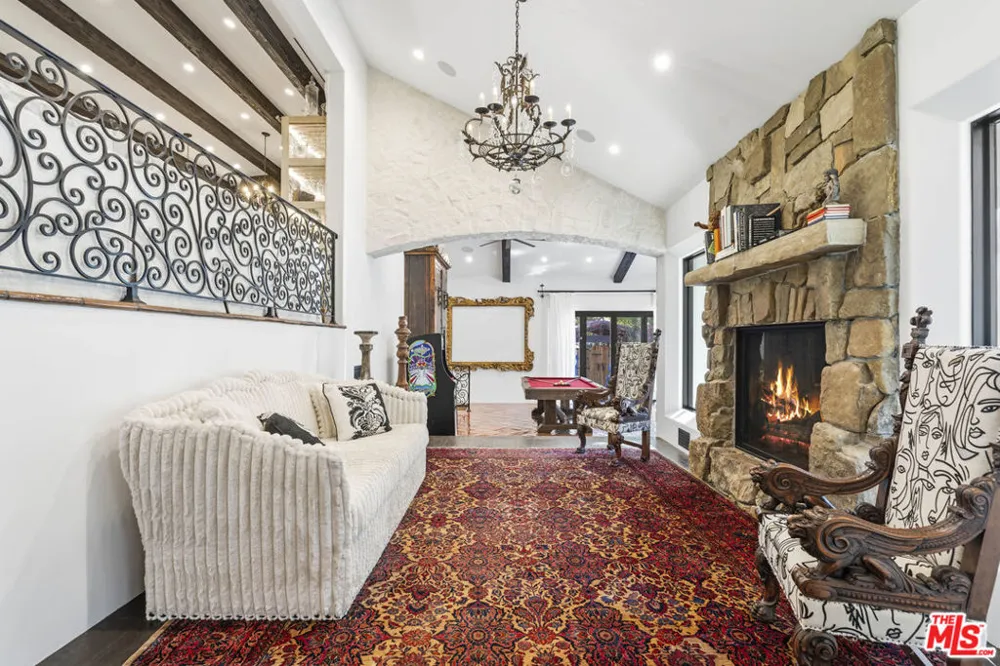 23725 La Salle Canyon Road Newhall, CA 91321