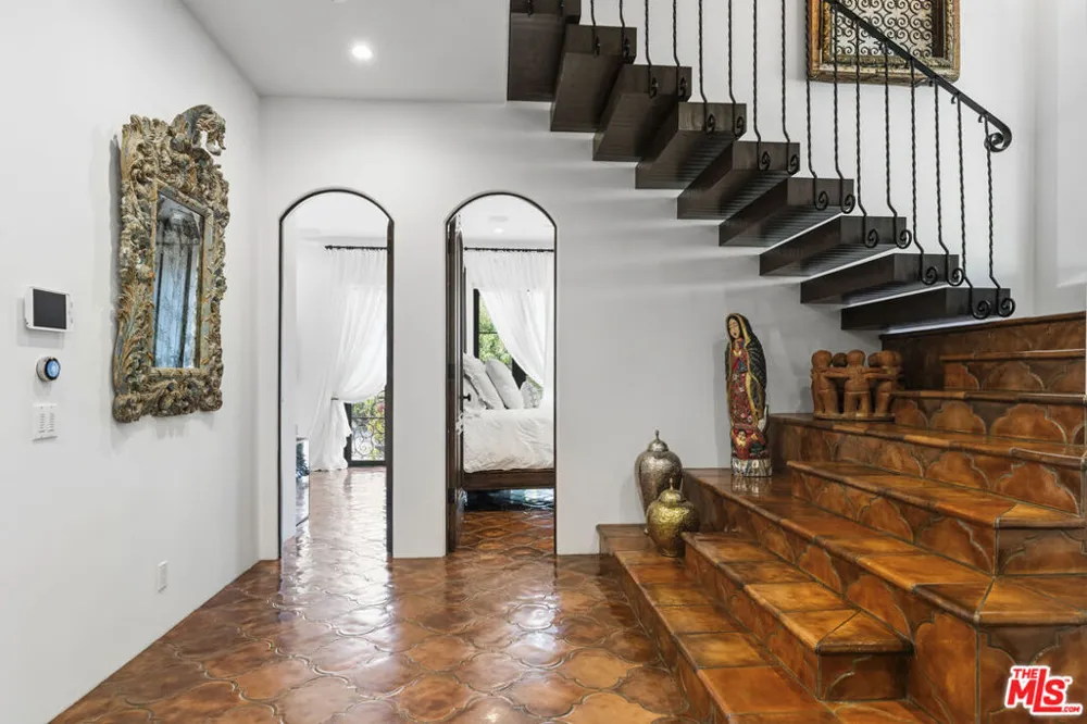 23725 La Salle Canyon Road Newhall, CA 91321
