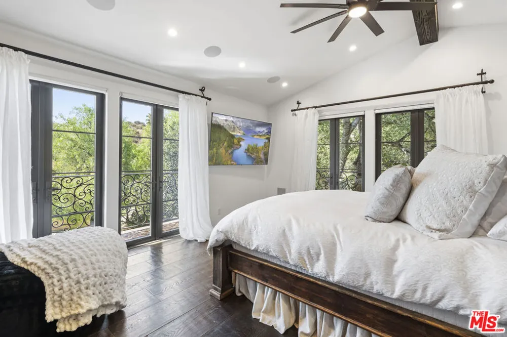 23725 La Salle Canyon Road Newhall, CA 91321
