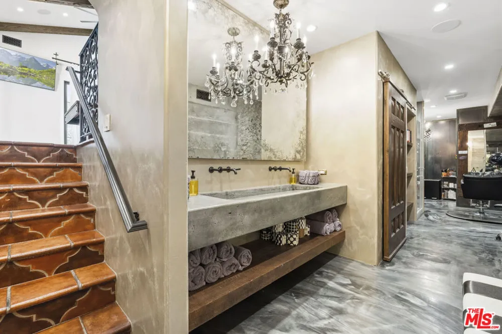 23725 La Salle Canyon Road Newhall, CA 91321