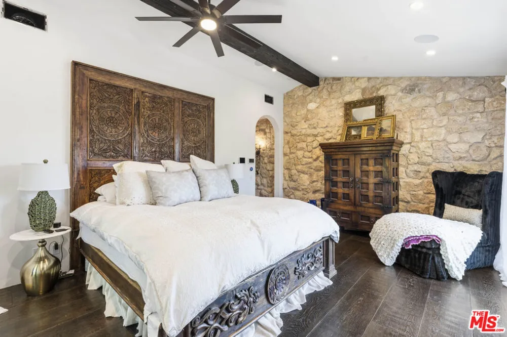 23725 La Salle Canyon Road Newhall, CA 91321