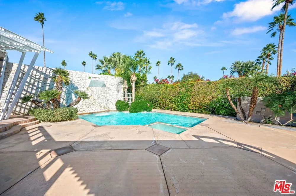 1650 E Murray Canyon Drive Palm Springs, CA 92264