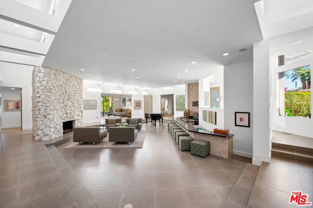 1650 E Murray Canyon Drive Palm Springs, CA 92264