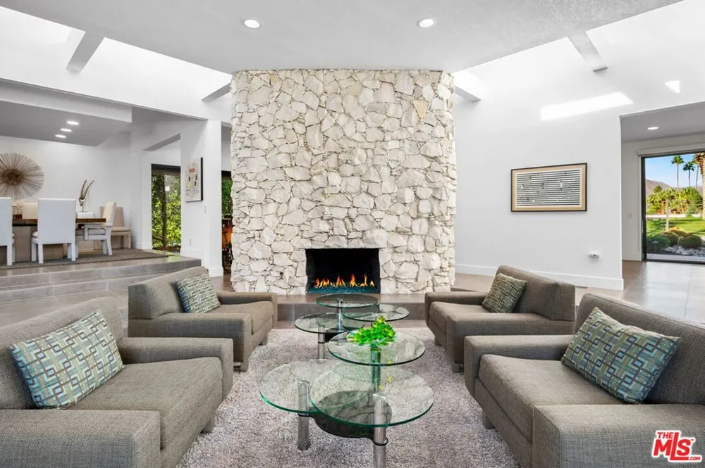 1650 E Murray Canyon Drive Palm Springs, CA 92264