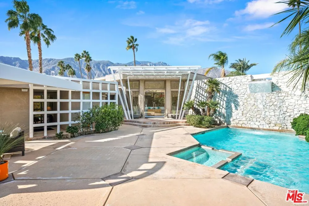 1650 E Murray Canyon Drive Palm Springs, CA 92264