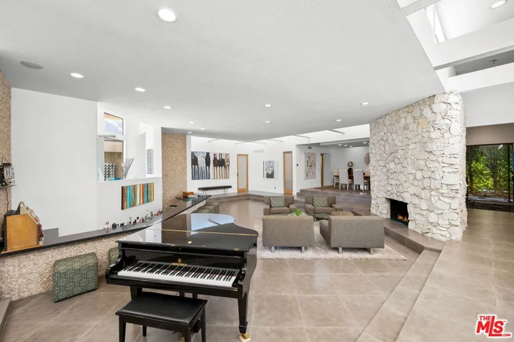 1650 E Murray Canyon Drive Palm Springs, CA 92264