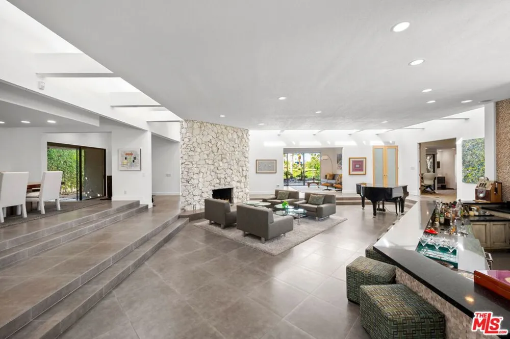 1650 E Murray Canyon Drive Palm Springs, CA 92264