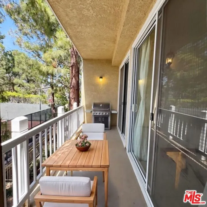 8505 Gulana Avenue #4206 Los Angeles, CA 90293