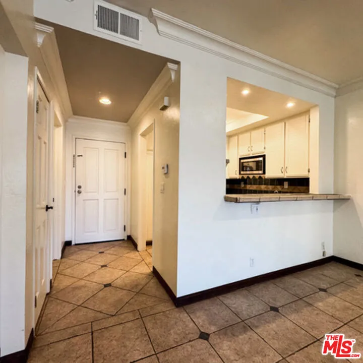 8505 Gulana Avenue #4206 Los Angeles, CA 90293