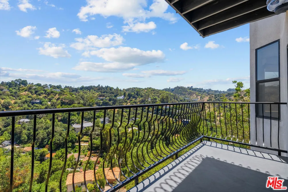 3665 ALTA MESA DRIVE Studio City, CA 91604