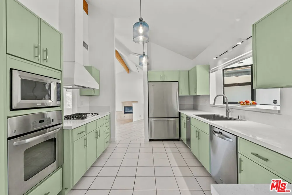 3665 ALTA MESA DRIVE Studio City, CA 91604